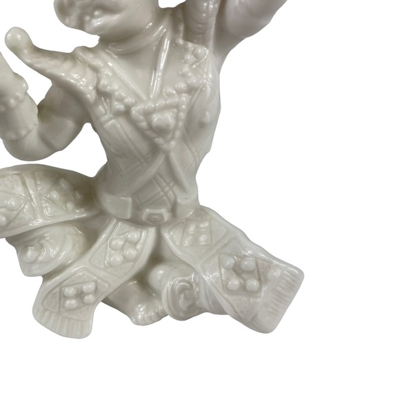 Buddhist Temple Dancer Vintage Japan Fine Porcelain Sculpture Zen Peace Dance 5” - Picture 4 of 13